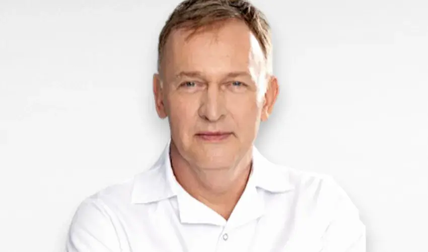 lekarz Andrzej Schoepp flebolog wykonujący zabiegi skleroterapii w Trycho-Derm w Głogowie
